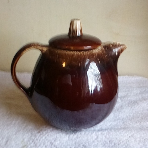 Hull brown drip 2 quart teapot in excellent condition circa 1970 - Picture 7 of 8